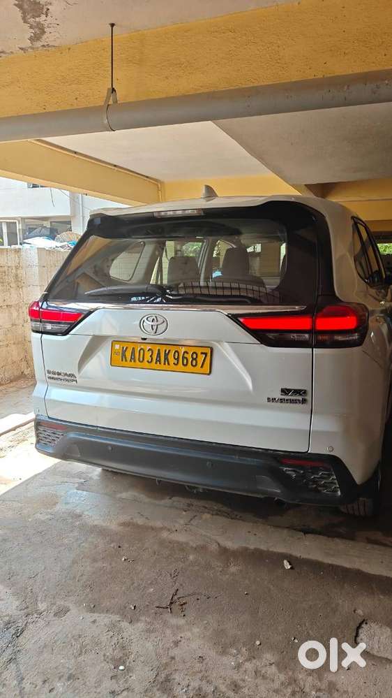 Innova Hycross Hybrid