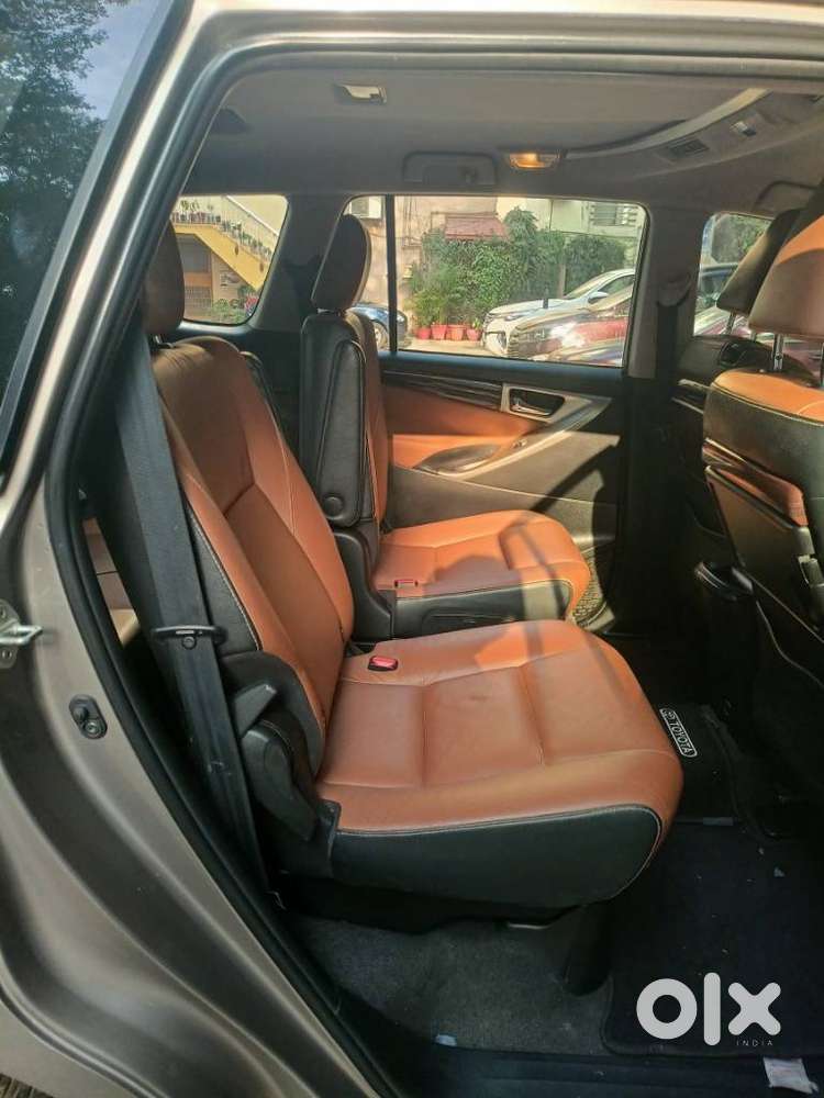 Toyota Innova Crysta 2.7 Zx At, 2016, Petrol