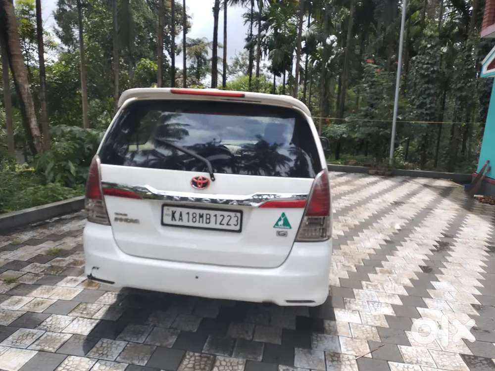 Toyota Innova Hycross 2007 Diesel 280000 Km Driven