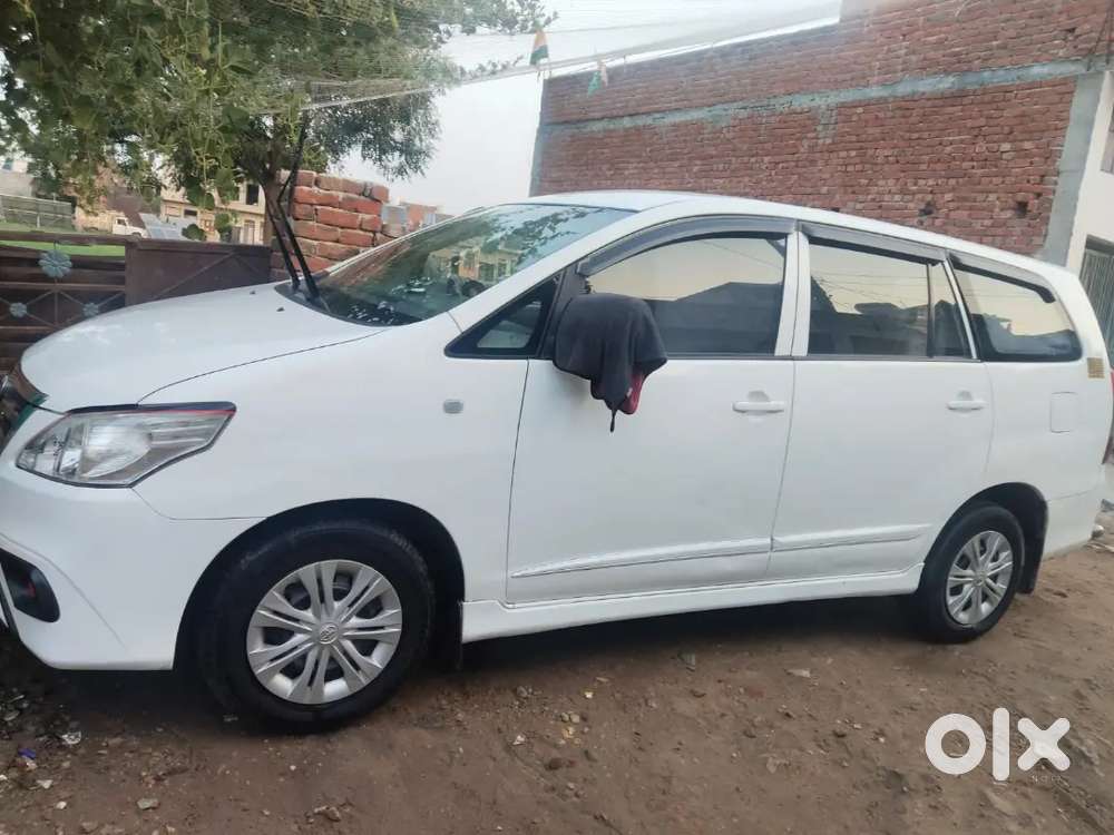 Toyota Innova 2014