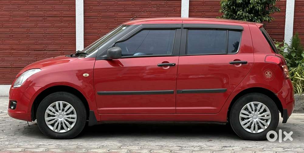 Maruti Suzuki Swift Vxi Bsiv, 2010, Petrol