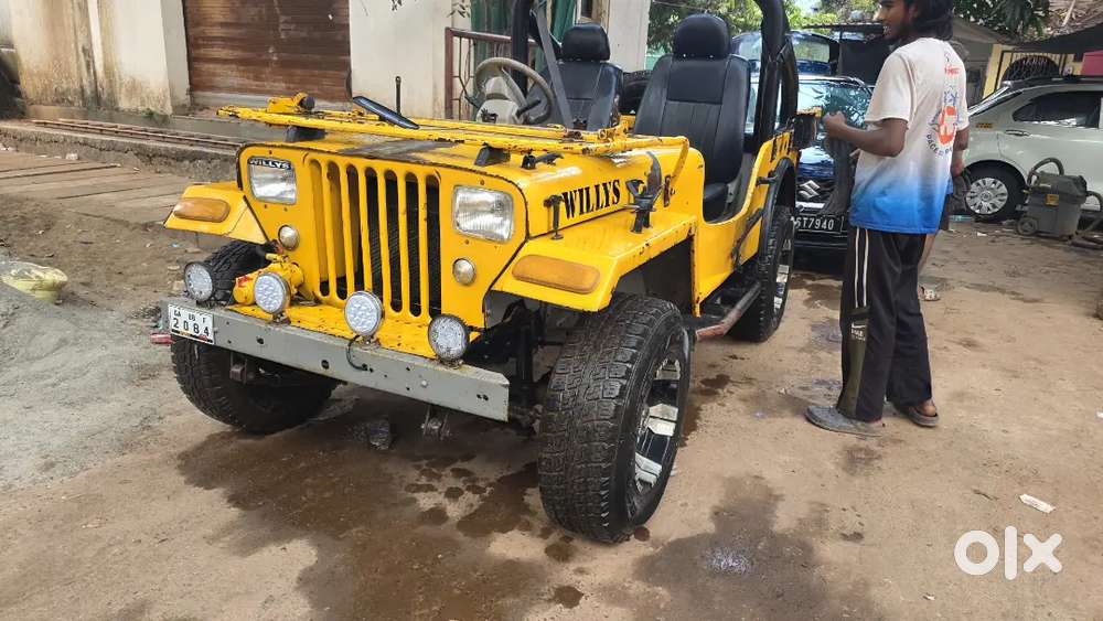 Vintage Low Bonnet Jeep