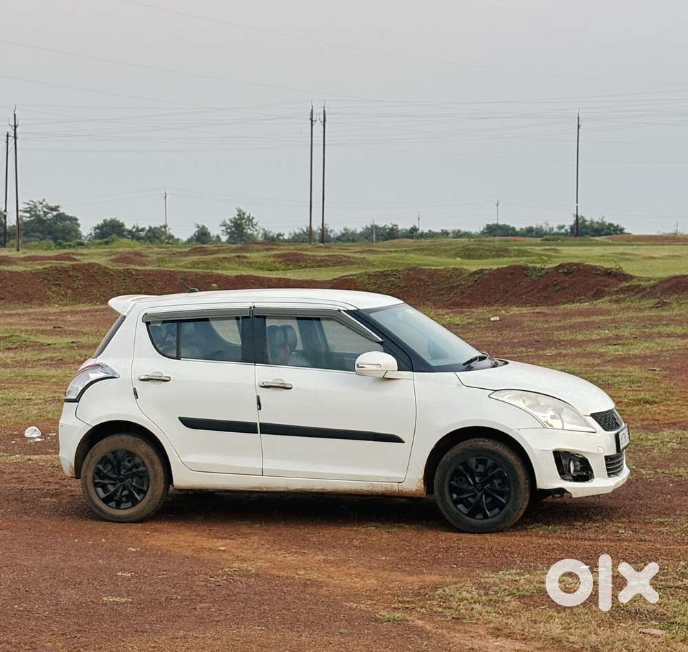 Maruti Suzuki Swift Vxi With Abs, 2016, Petrol