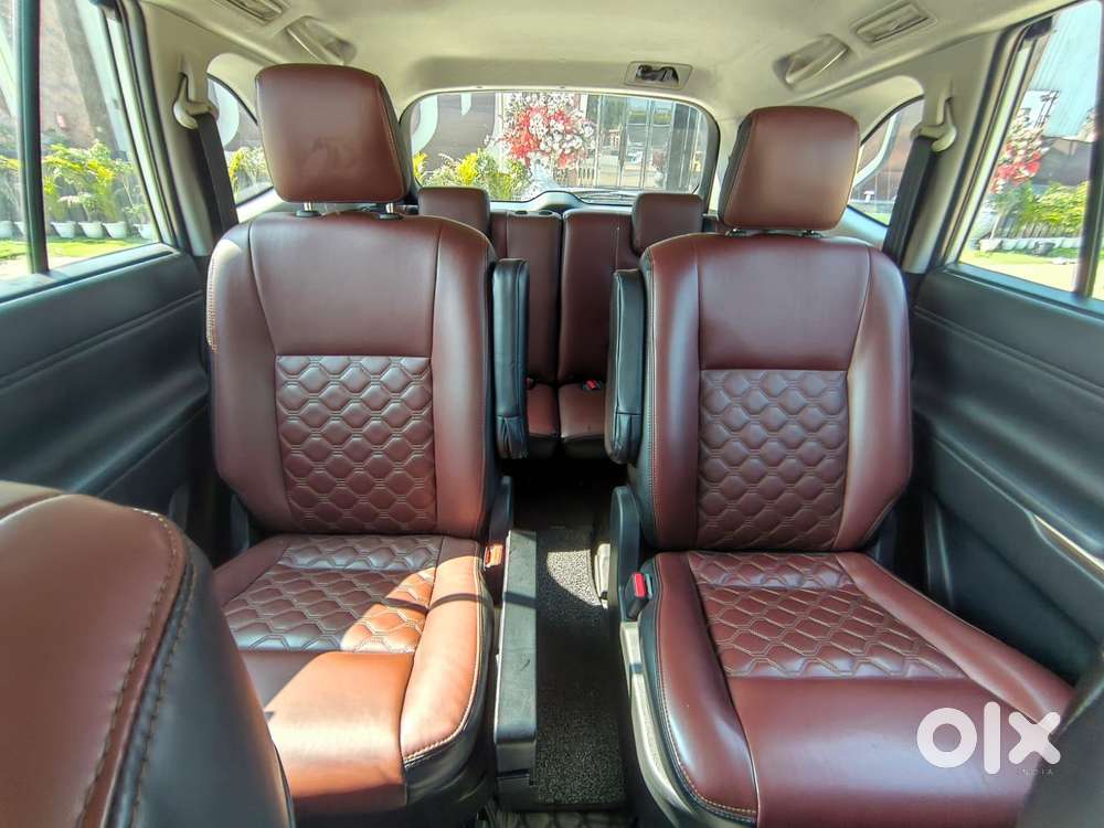 Maruti Suzuki Invicto Zeta Plus 8str, 2022, Petrol