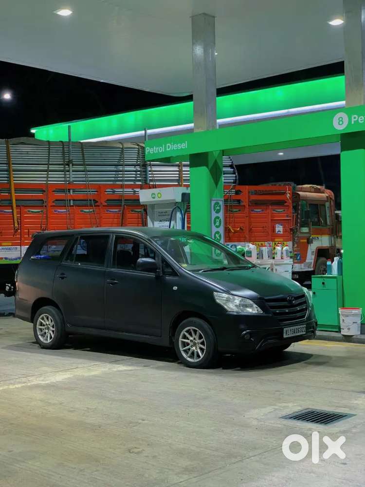 Mat Black Toyota Innova 2013model 2014 Registration Variant 4th Owner