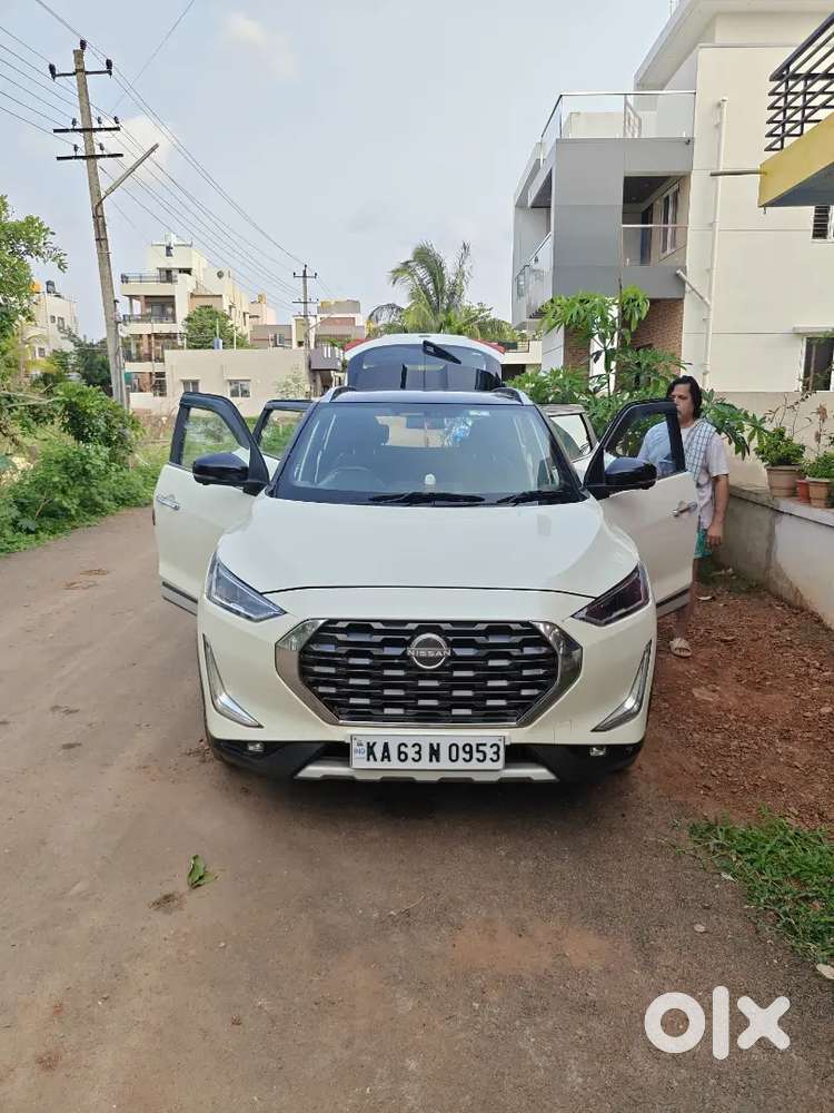 Nissan Magnite White Dual Tone For Sell