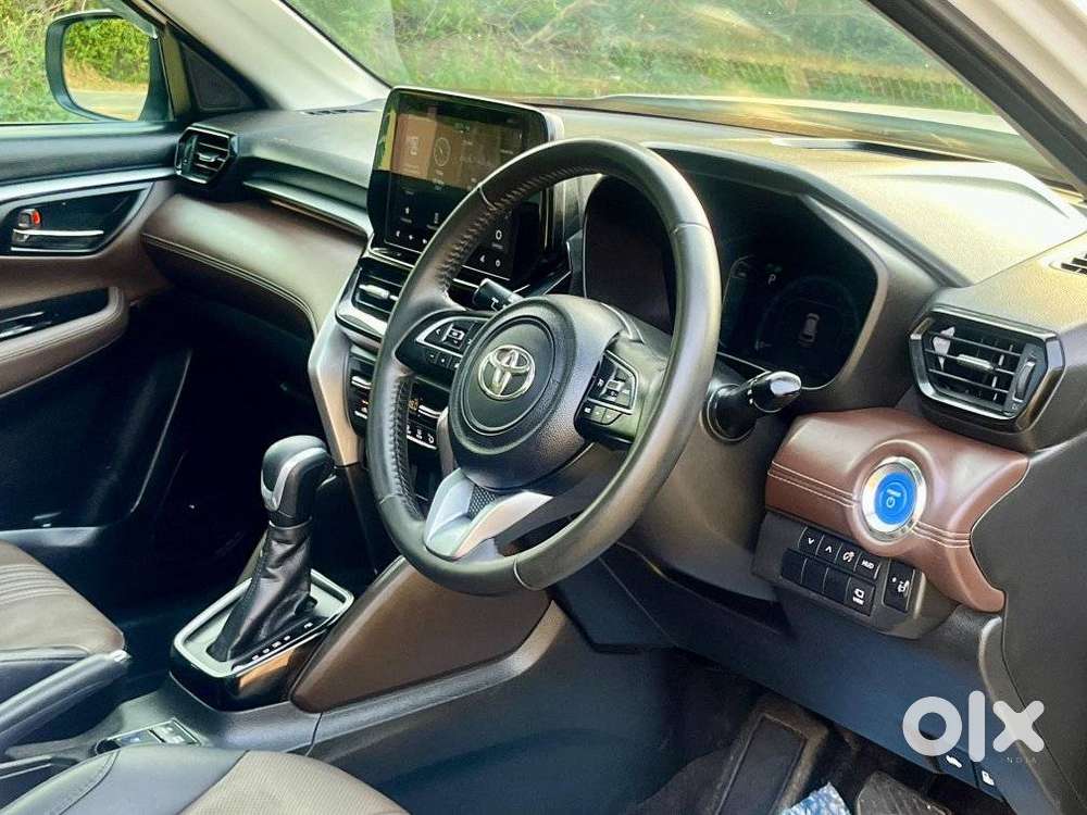 Toyota Urban Cruiser Hyryder 1.5 V Hybrid, 2023, Petrol