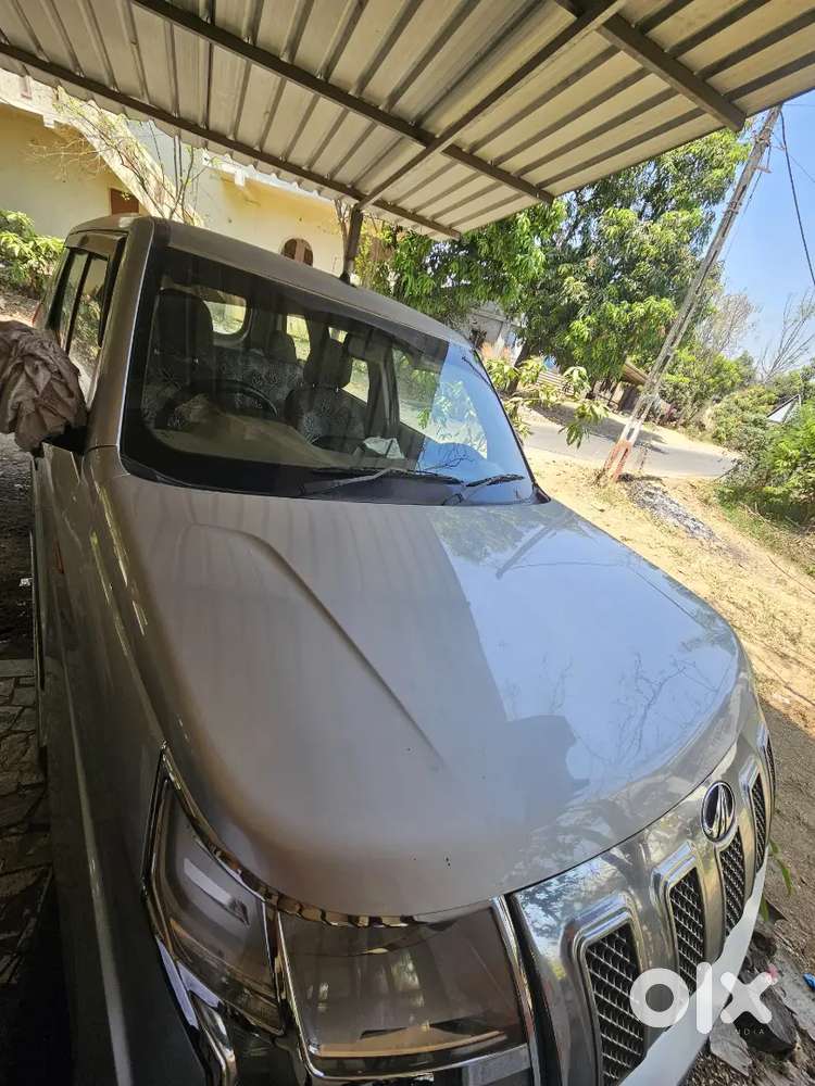 Mahindra Tuv 300 Plus 2018