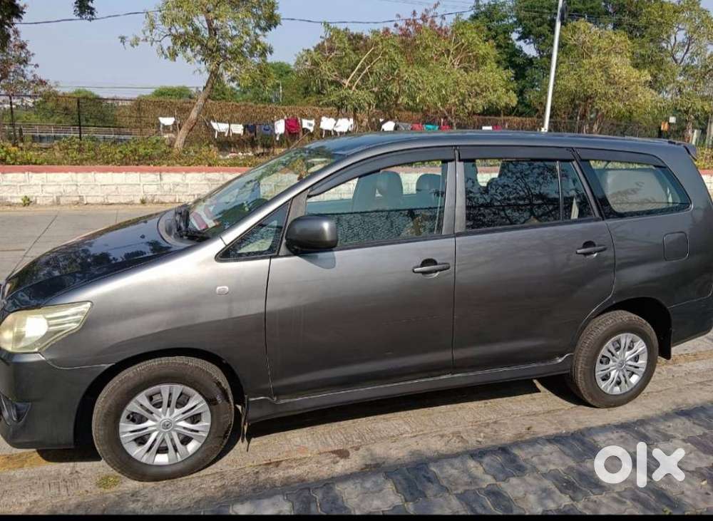 Toyota Innova 2.5 G (diesel) 8 Seater, 2013, Diesel