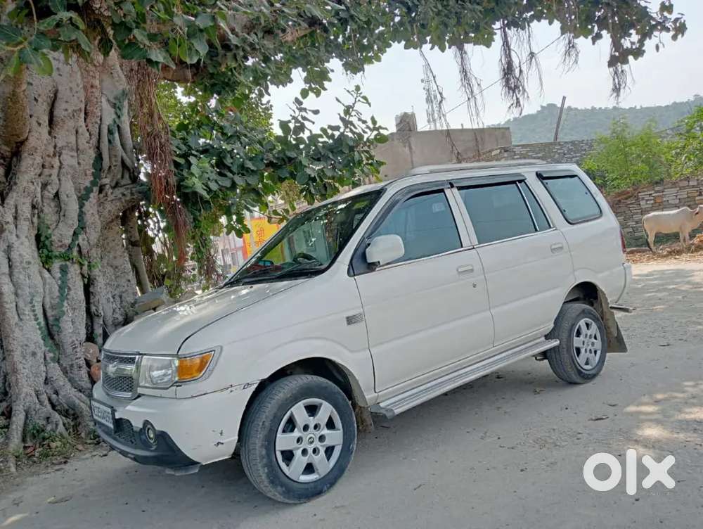 Chevrolet Tavera 2015