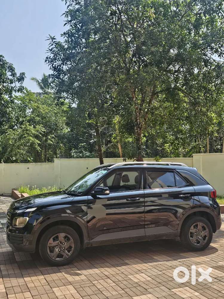 Venue 2024 Model Only 23000km