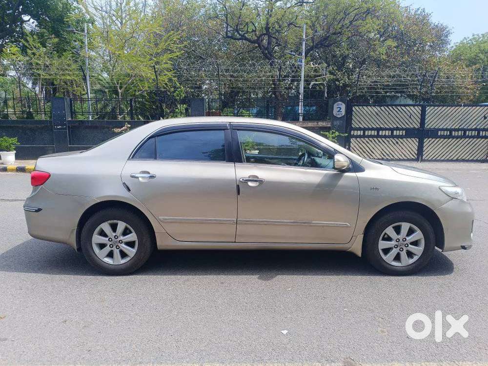 Toyota Corolla Altis G Hv At, 2014, Petrol