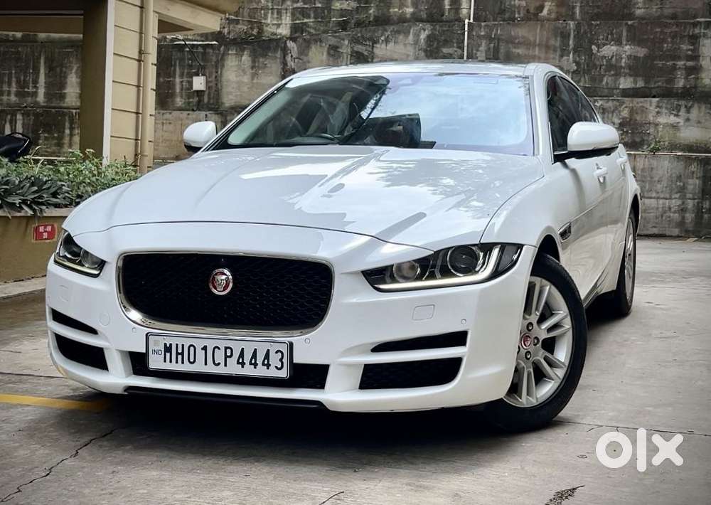 Jaguar Xe Portfolio, 2017, Petrol