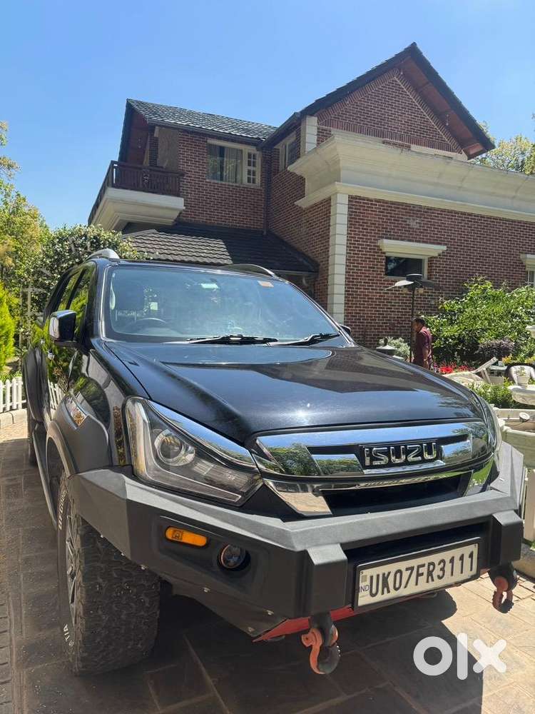 Isuzu D-max V-cross 2023 Diesel Well Maintained