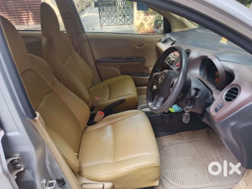 Honda Brio V Automatic, 2013, Petrol