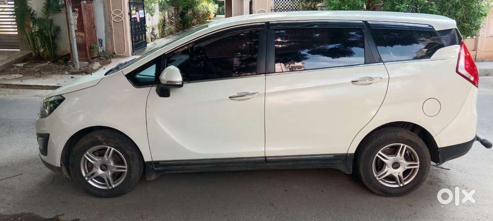 Mahindra Marazzo M6, 2019, Diesel