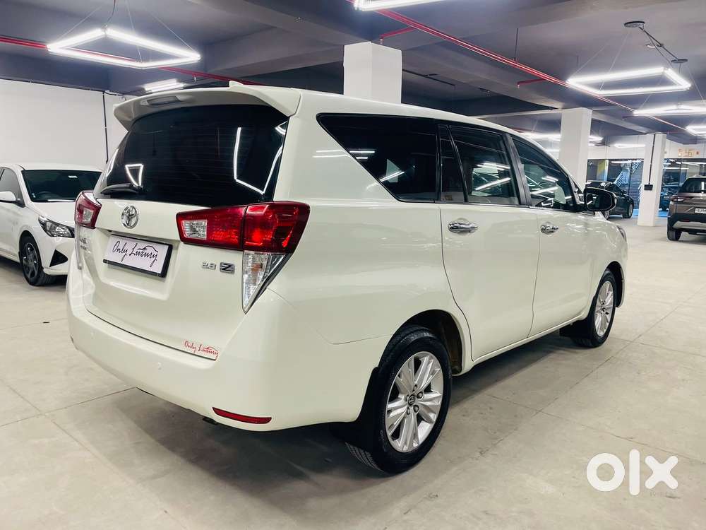 Toyota Innova Crysta 2.8z Automatic, 2016, Diesel
