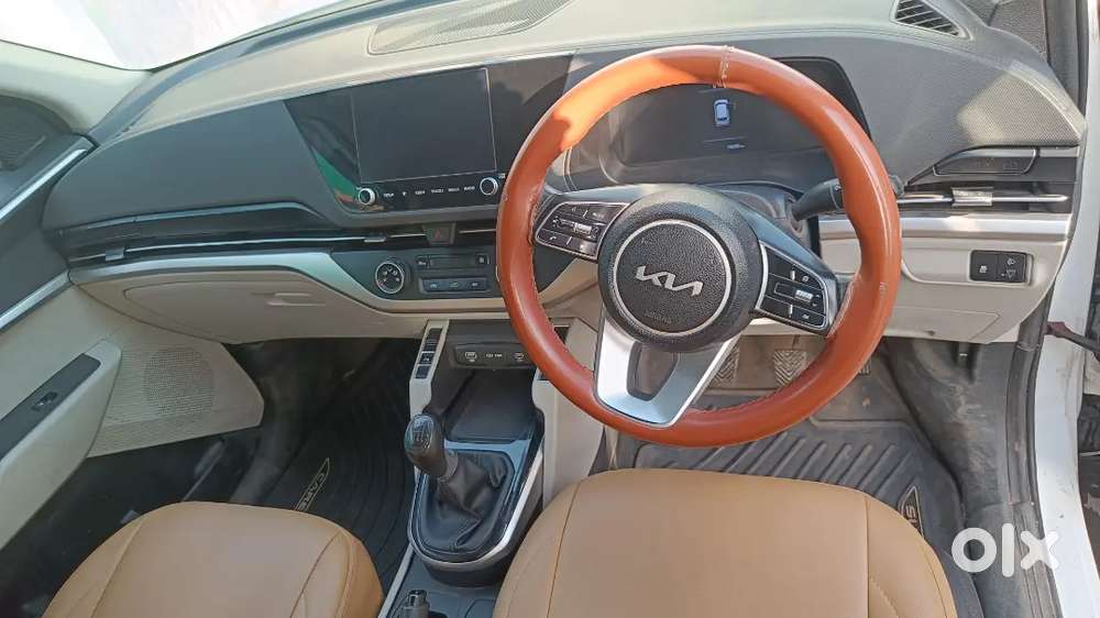 Kia Carens 2022 Petrol Good Condition