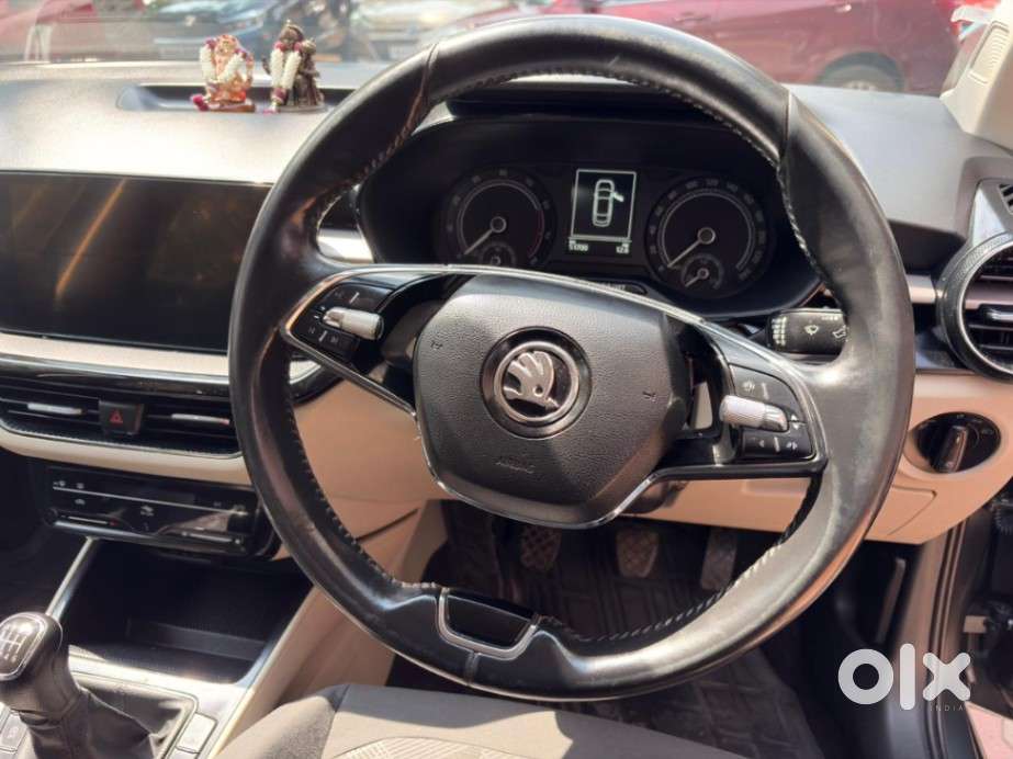 Skoda Slavia 1.0 Ambition Tsi At, 2022, Petrol