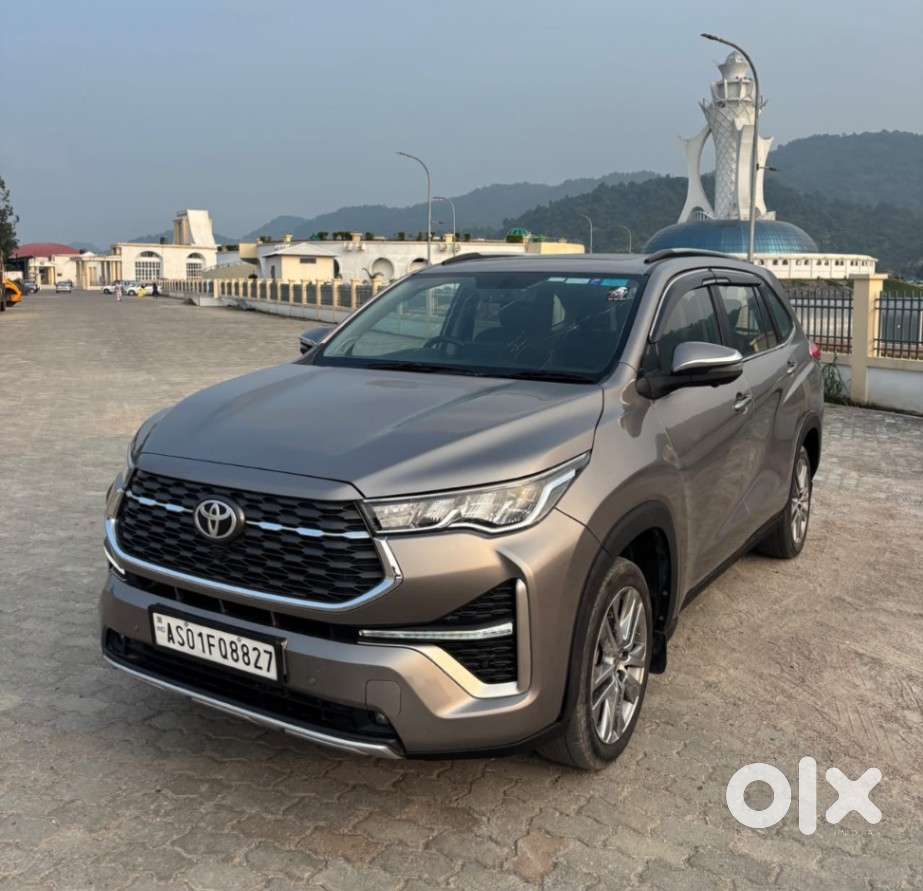 Toyota Innova Hycross 2.0 Zx Hybrid 7 Str, 2023, Petrol