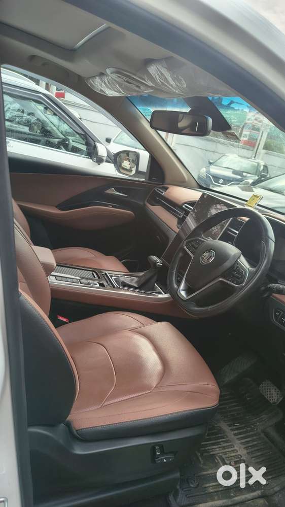 Mg Hector Plus Sharp Pro Blackstorm 1.5 Turbo Petrol Cvt 7 Str, 2023..