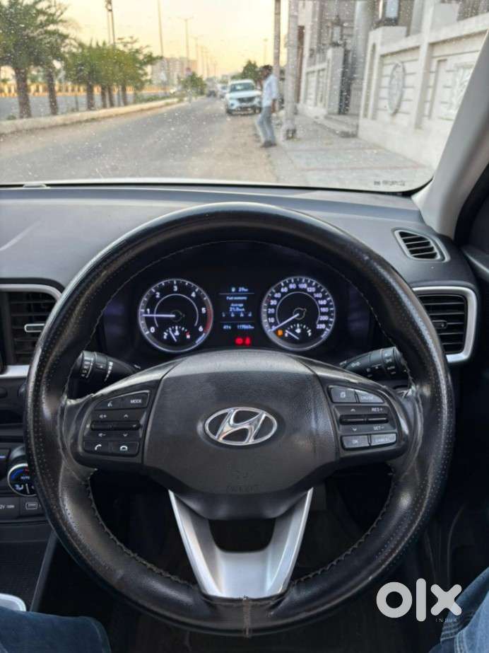 Hyundai Venue Sx (o) Mt 1.5 Diesel, 2021, Diesel