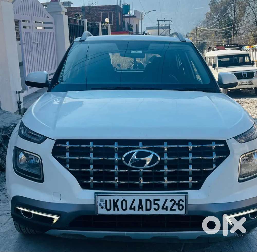 Hyundai Venue 2020 Petrol Well Maintained