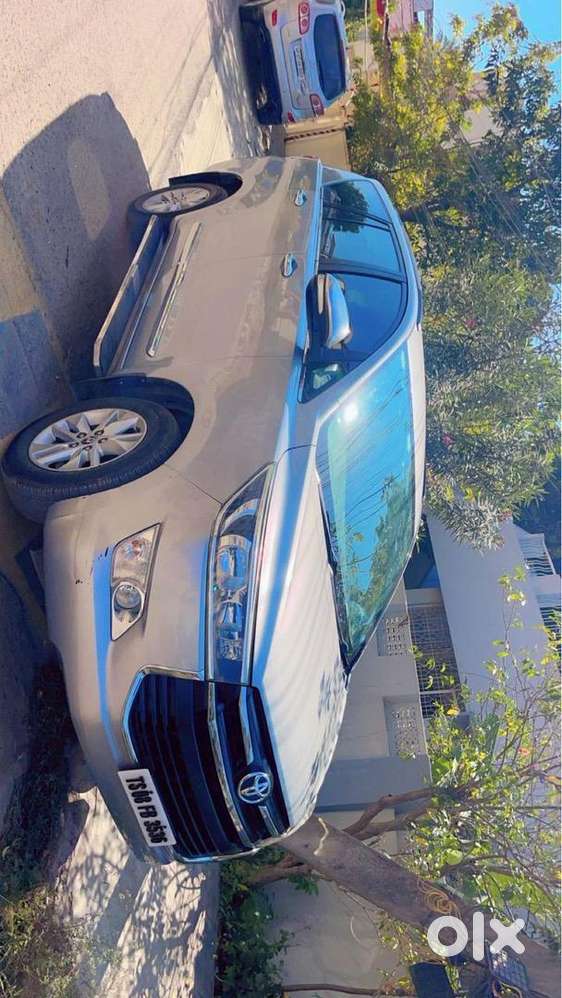 Toyota Innova Crysta 2016 Diesel Well Maintained