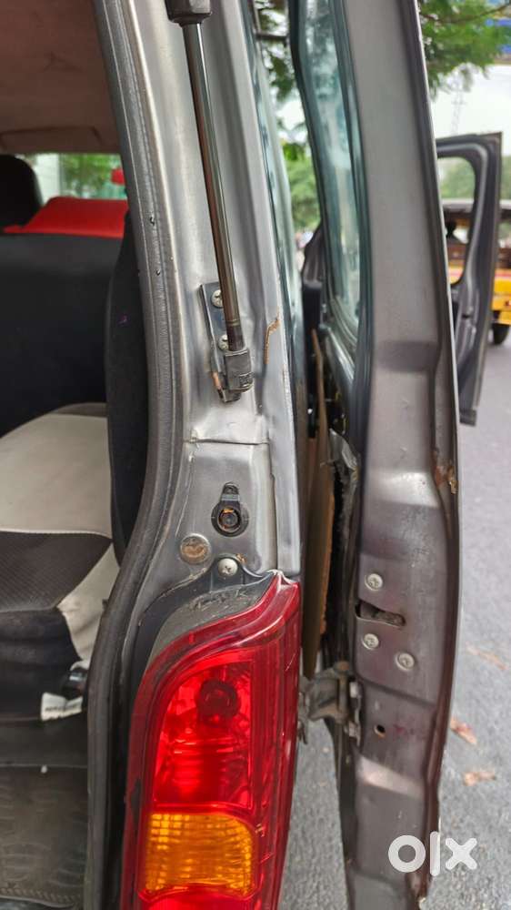 Maruti Suzuki Eeco 5 Str Ac (o), 2017, Petrol