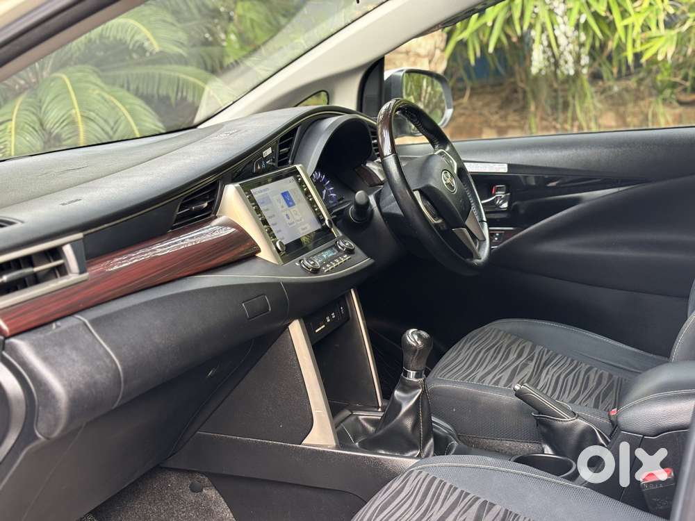 Toyota Innova Crysta [2020-ongoing] 2.4 Vx 8 Str, 2022, Diesel