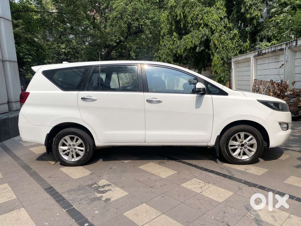 Toyota Innova Crysta 2.4 G Mt 7 Str, 2000, Diesel