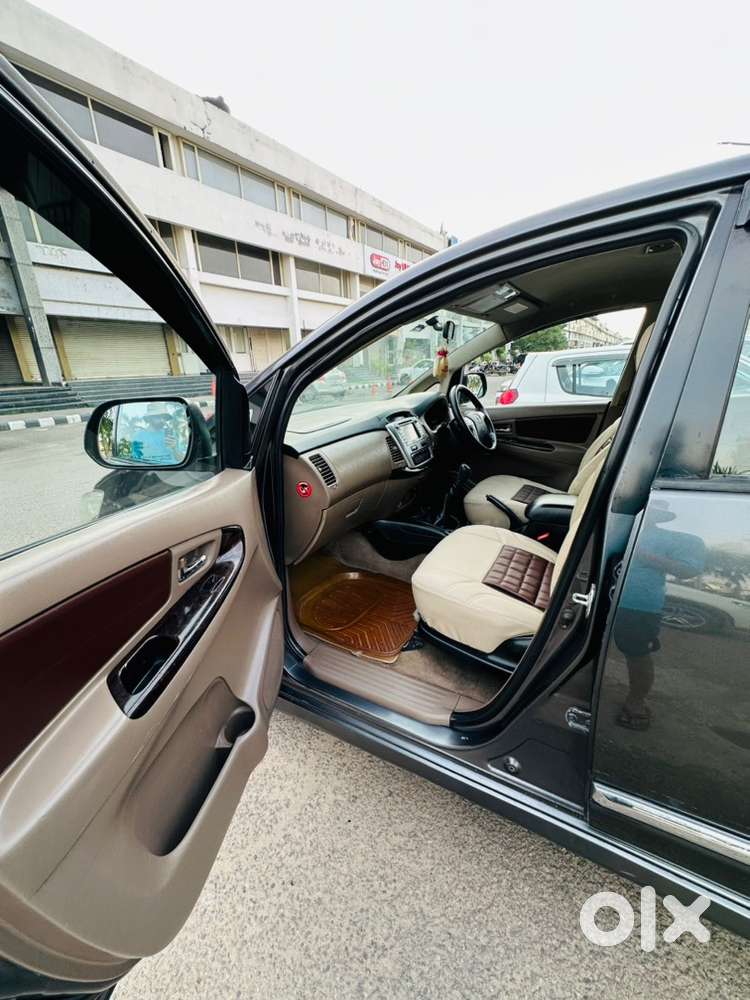 Toyota Innova 2.5 V 2015