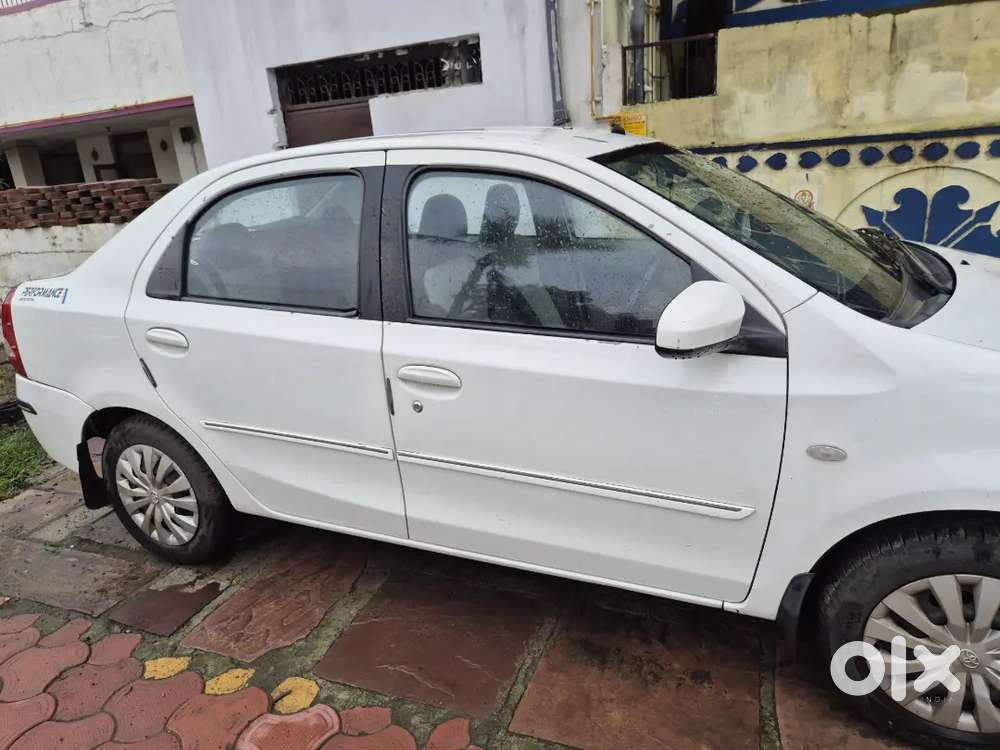 Toyota Etios 1.5 G Xclusive (petrol)