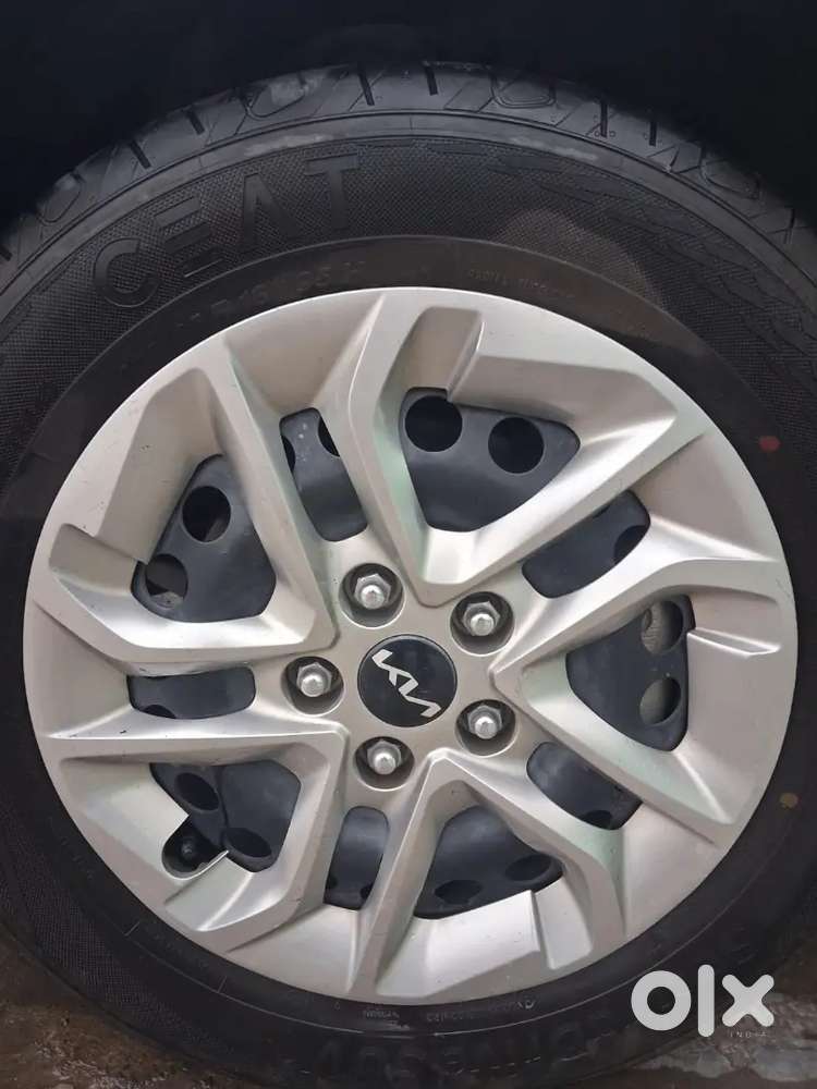 Kia Carens Prestige Petrol 2023