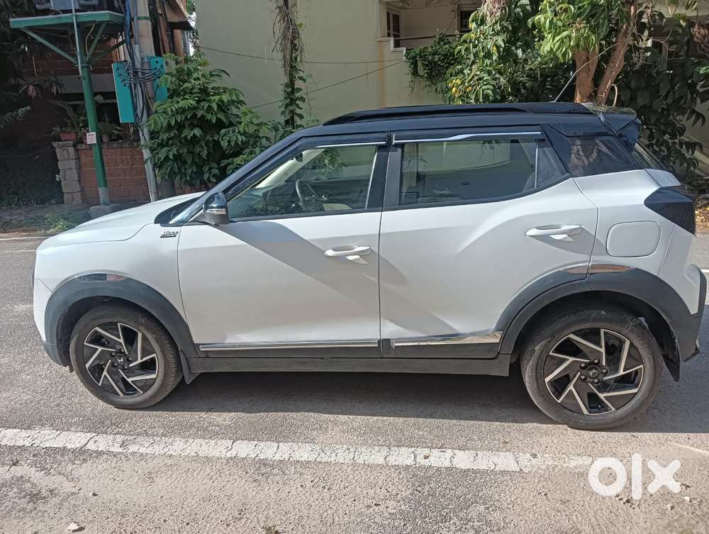 Mahindra XUV 3XO AX7L 1.2 Petrol AT (PG), 2024, Petrol
