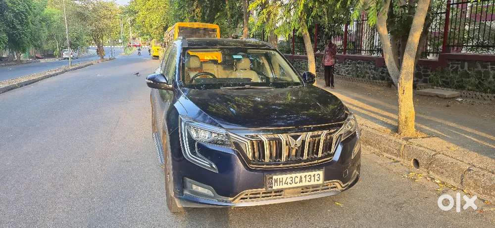 Mahindra Xuv700 2022 Diesel 74500 Km Driven. Mid Night Black. Corporat