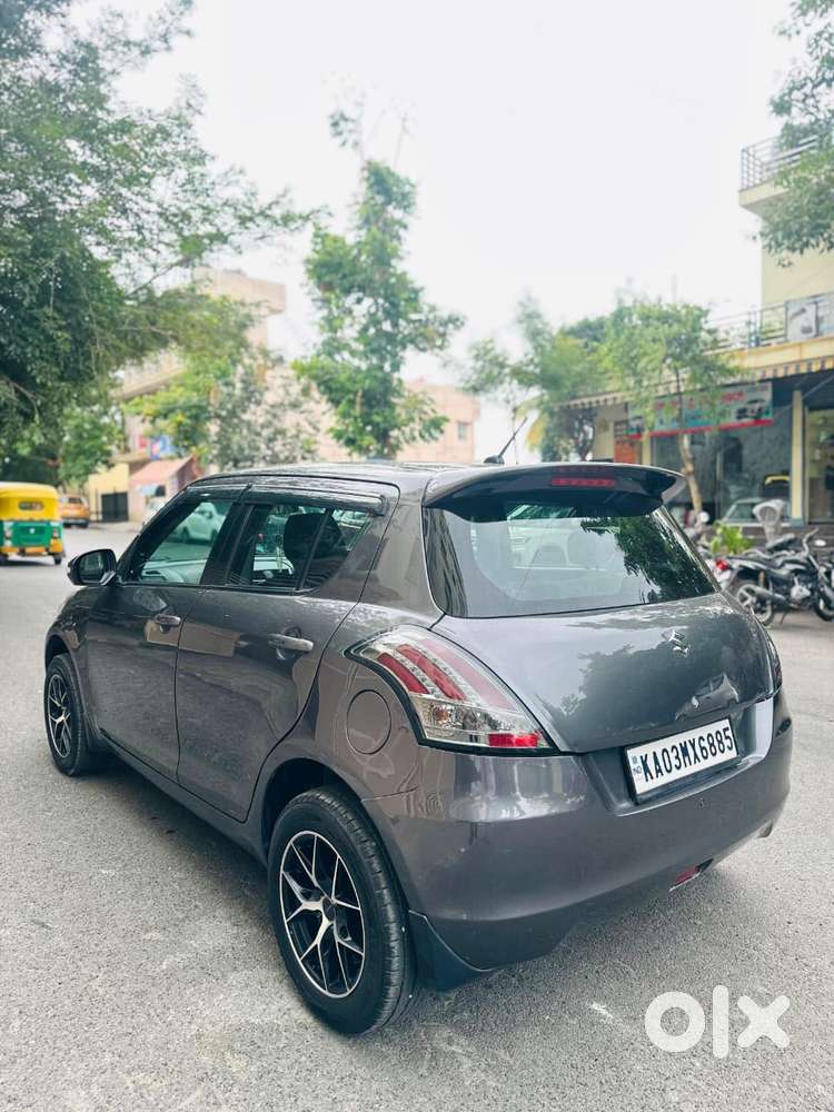 Maruti Suzuki Swift Vxi Optional, 2016, Petrol