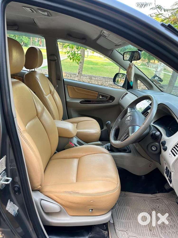 Toyota Innova 2014 Diesel 133000 Km Driven