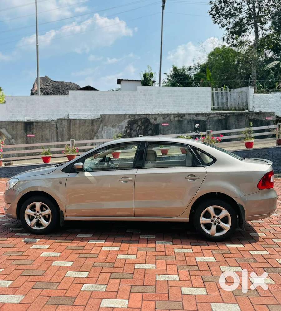 Skoda Rapid 2012 Petrol 76000 Km Driven