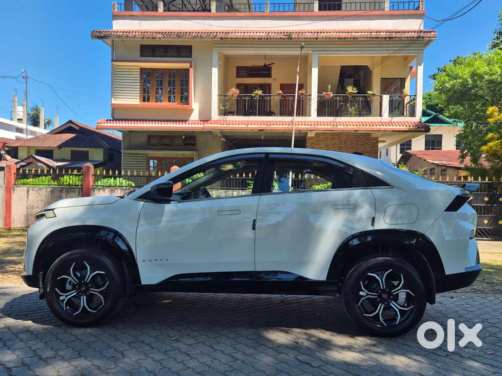 Tata Curvv, 2025, Petrol