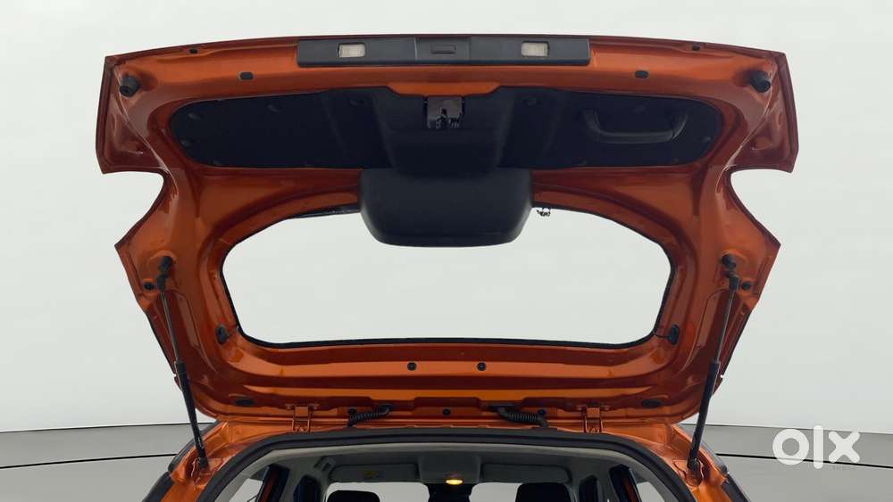 Tata Punch 1.2 Revotron Creative Amt Dual Tone, 2022, Petrol
