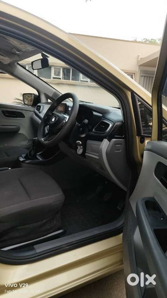 Tata Altroz 1.2 Xe, 2020, Petrol