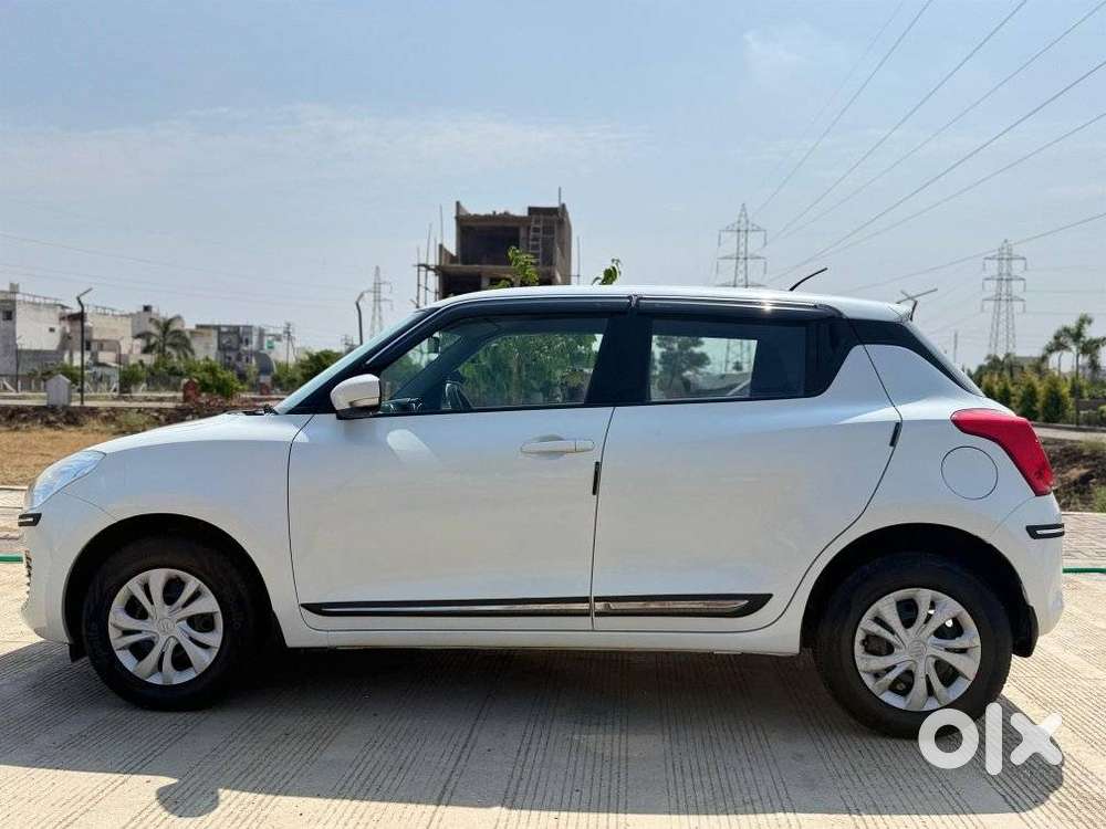 Maruti Suzuki Swift Vxi + Manual, 2018, Petrol
