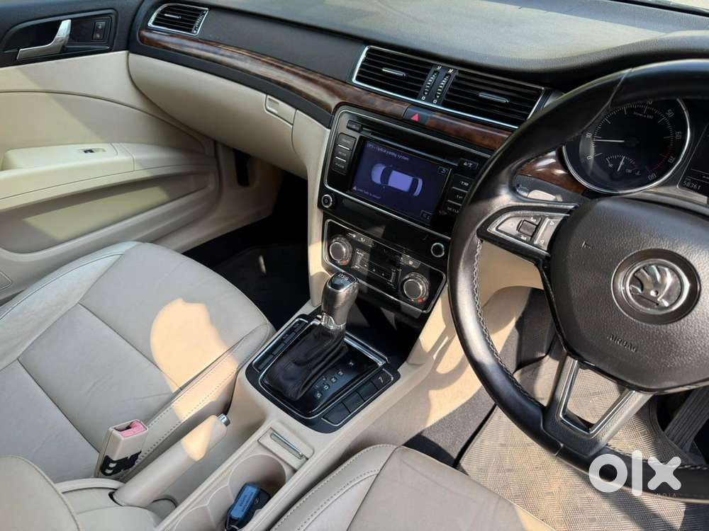 Skoda Superb [2014-2016] 1.8 Style Tsi At, 2015, Petrol