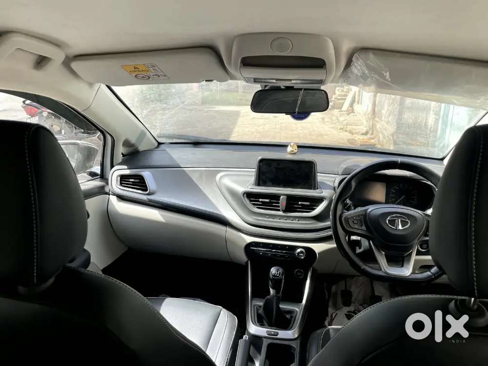 Tata Altroz Xz Plus Petrol 2025
