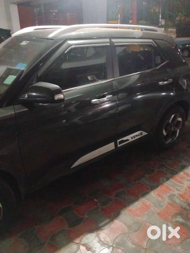 Hyundai Venue 2020 Nov Registration Petrol 68k Km Driven, Kl 52 Regist