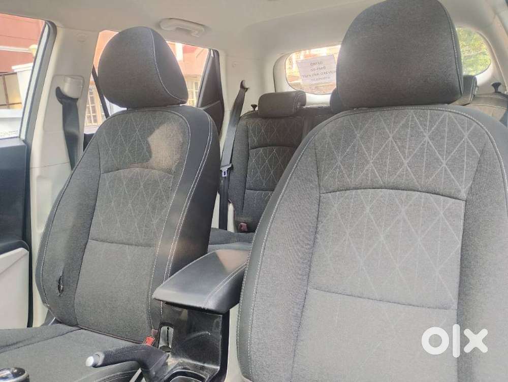 Mahindra Xuv 3xo Ax5 Pm Mt, 2024, Petrol