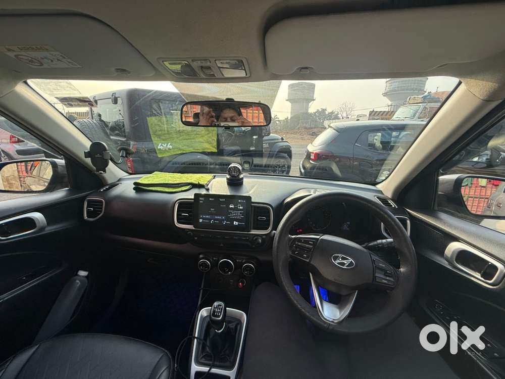 Hyundai Venue Petrol 2020, Registration Jk17