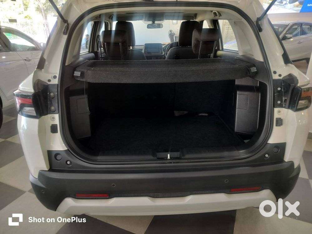 Maruti Suzuki Brezza 1.5 Zxi At Smart Hybrid, 2023, Petrol