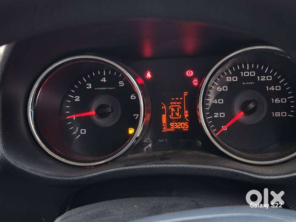 Mahindra Tuv 300 T8 Amt (automatic), 2016, Diesel